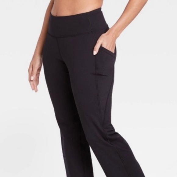 All In Motion Black Flare workout pants with pockets xl - Picture 1 of 3